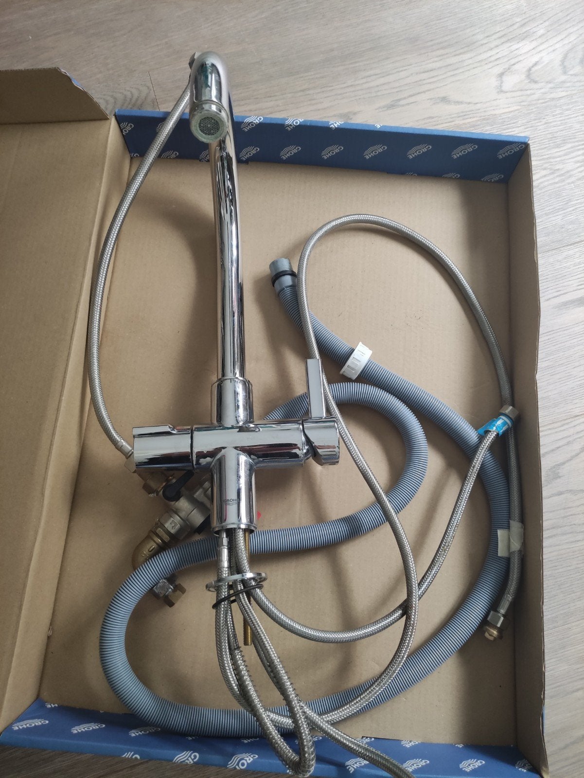 Robinet Grohe, Enlèvement