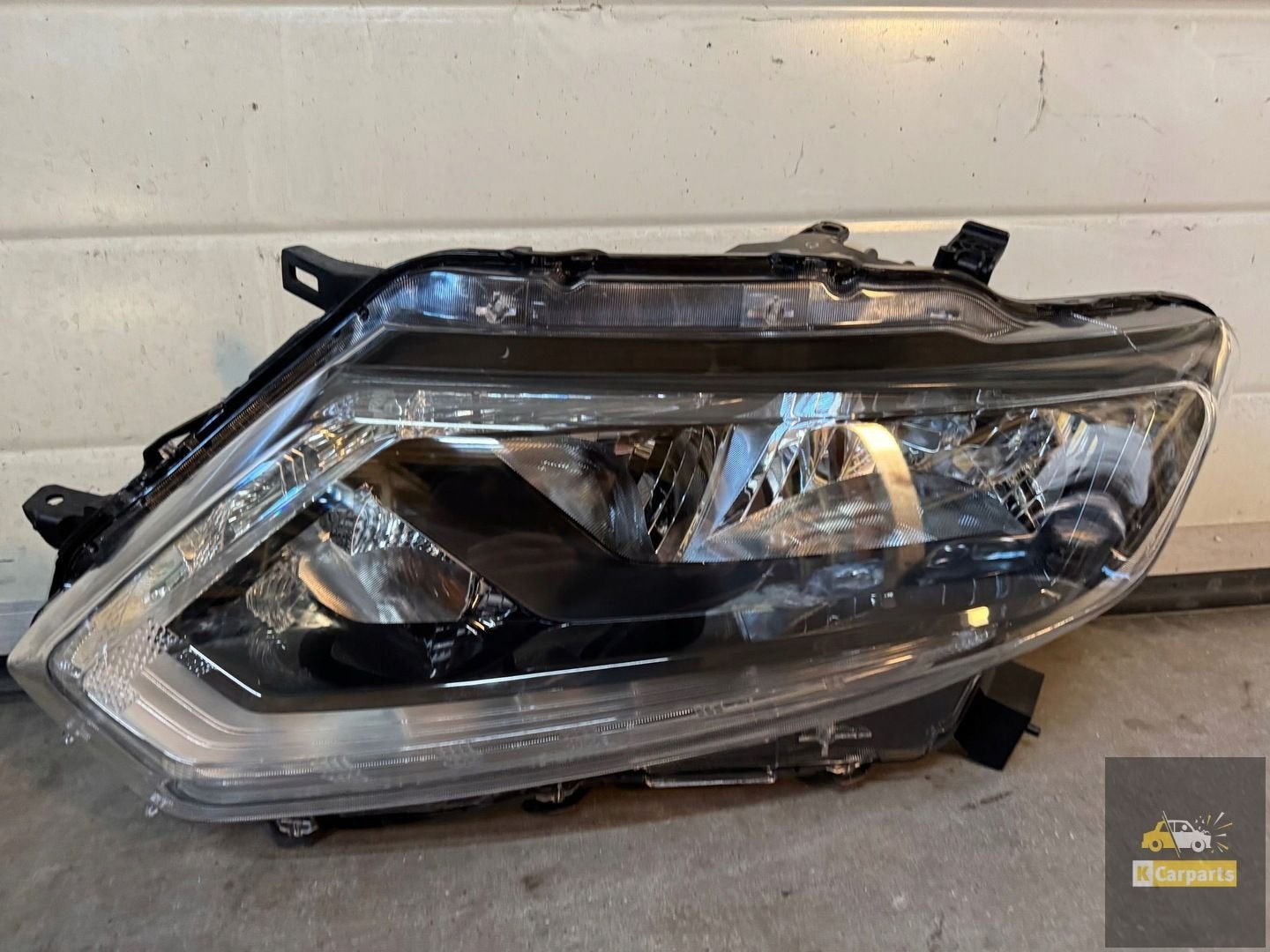 xtrailt32, Nissan X-Trail T32 linkerlamp Regular LED, Takashima 1-chome 1-1
220-8686  Yokohama, NISSAN_SR@mail.nissan.co.jp, Nissan