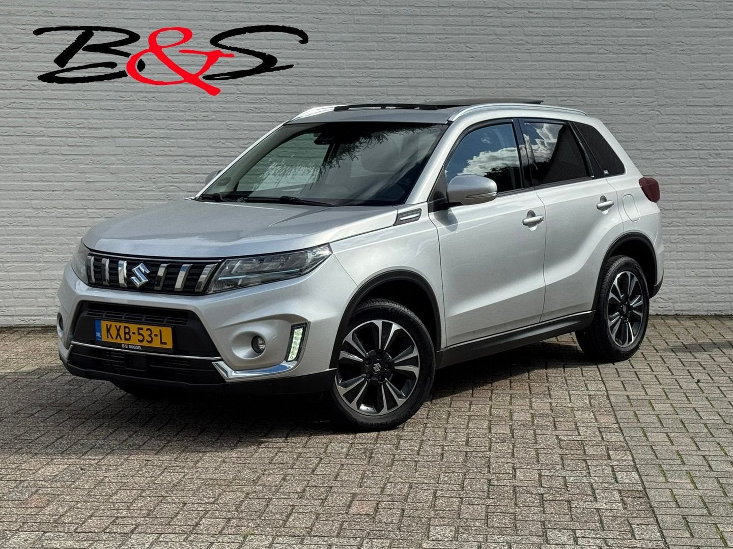 Suzuki Vitara 1.4 Boosterjet Style Smart Hybrid attache remo, Argent ou Gris, Achat, Entreprise, Carnet d'entretien