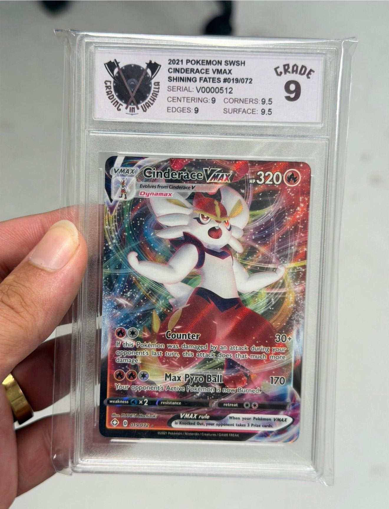 Pokémon Cinderace VMAX 019/072 Shining Fates Grade 9 graded, Hobby en Vrije tijd, Ophalen of Verzenden, Zo goed als nieuw