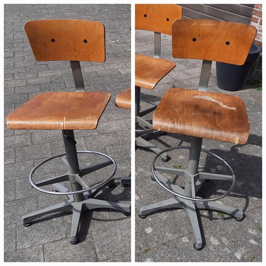 2 mooie vintage Co.fe.mo industriële stoelen, Maison & Meubles, Tabourets de bar, Utilisé, Bois, Métal, 2 tabourets, Réglable en hauteur