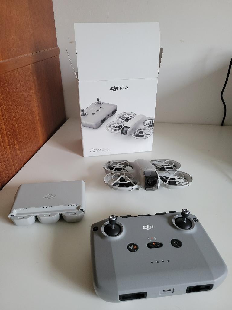 Drone DJI Neo avec 3 batteries et télécommande, TV, Hi-fi & Vidéo, Drones, Moins de 15 minutes, 100 à 1000 m, Moins de 250 g, Qualité supérieure