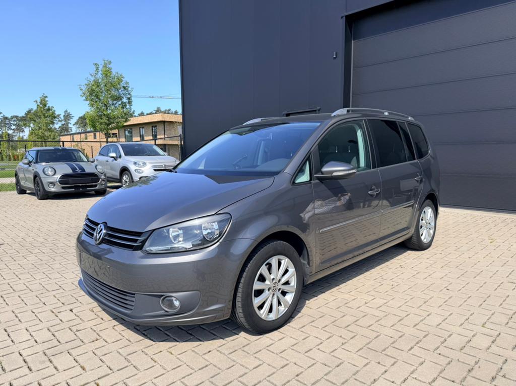 VW Touran 1.6 TDI - DSG - Alcantara - Camera - Gekeurd, Autos, Achat, Entreprise, Capteur de lumière, Noir