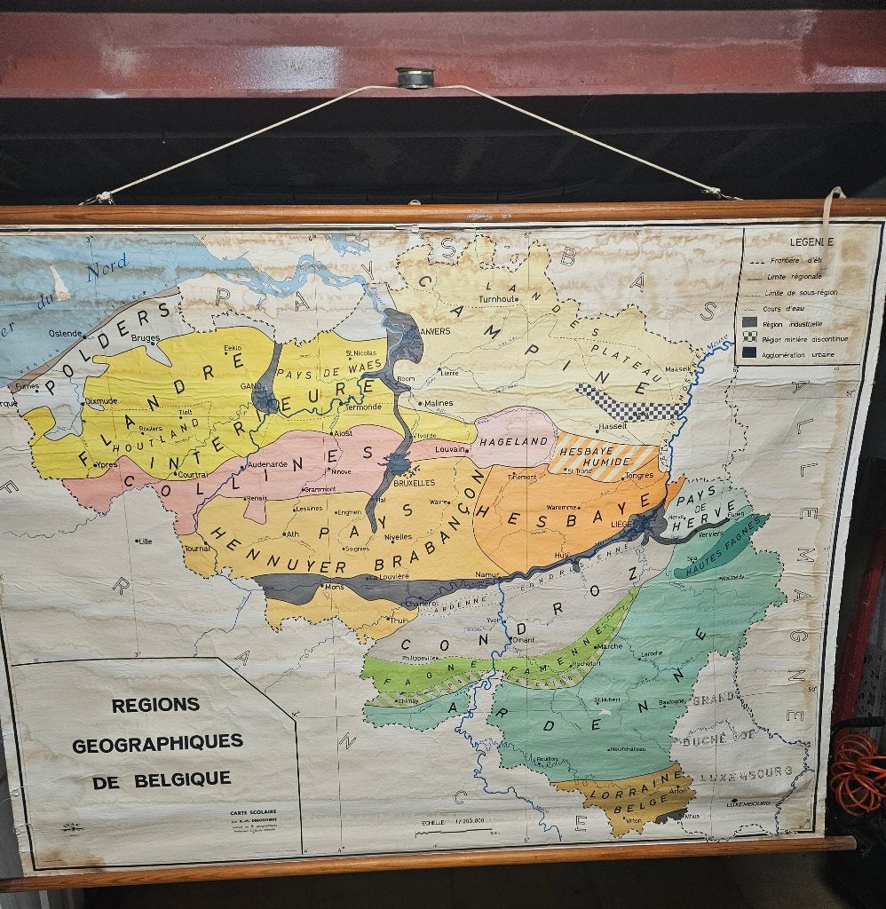 Carte scolaire à suspendre, Antiquités & Art, Enlèvement, Géographie