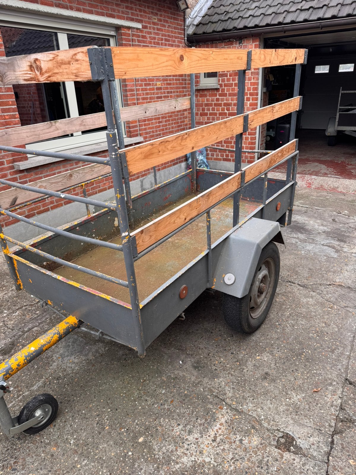 Aanhangwagen te koop, Enlèvement