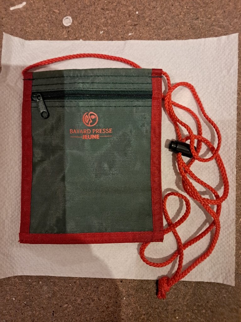 Petit sac zippé à bandoulière Assomptionnistes Bayard., Ophalen, Nieuw, Rood