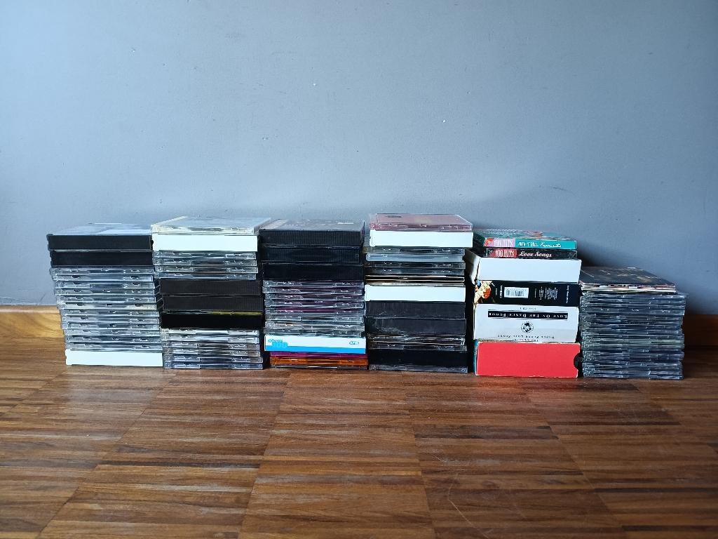 Pakket van meer dan 60 cd's en nog enkele singles, CD & DVD, CD | Compilations, Comme neuf, Coffret, Enlèvement ou Envoi