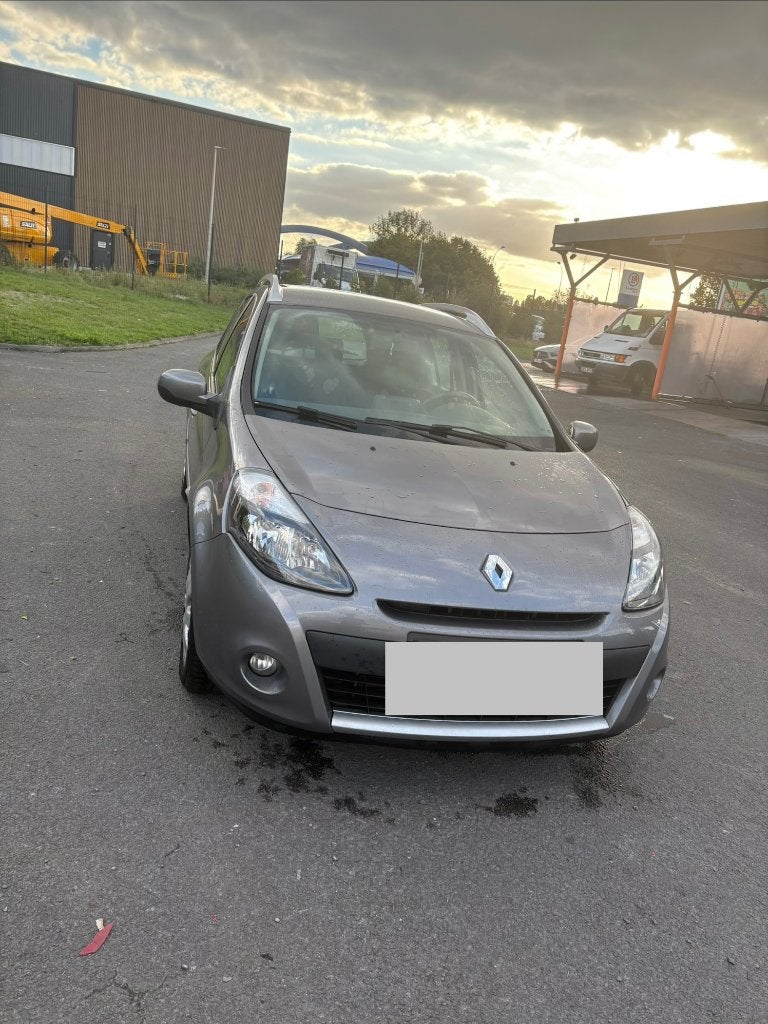 Renault Clio 3 break 1.5 dci 75 chevaux  2012 full option, Achat, Feux de virage, Boîte manuelle, Entretenue par le concessionnaire