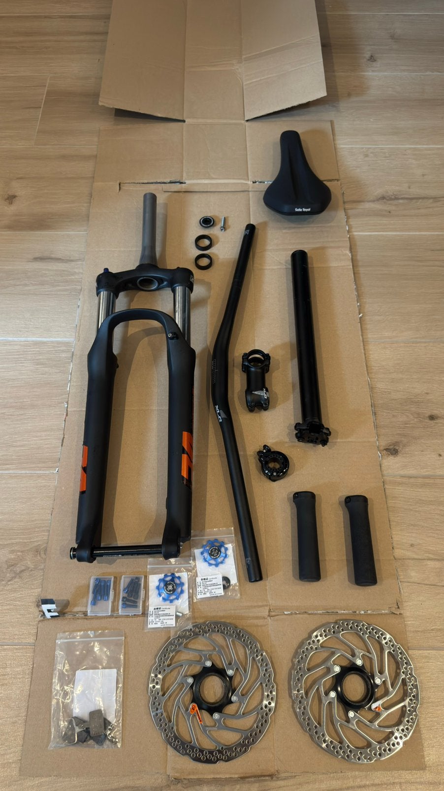 Mtb 29inch reserve stukken, Fietsen en Brommers, Fietsonderdelen, Zo goed als nieuw, Verlichting, Ophalen of Verzenden
