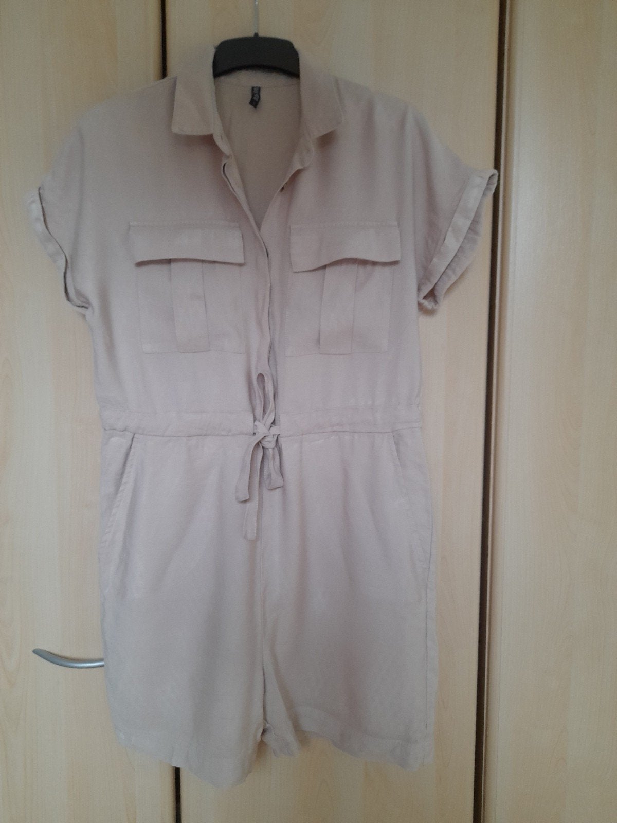 beige jumpsuit maat 42 ,perfecte staat, Kleding | Dames, Jumpsuits, Ophalen, Maat 42/44 (L), Beige