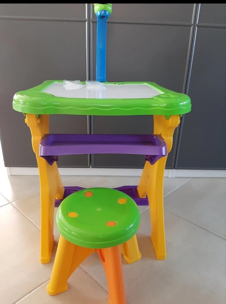 Table avec projecteur, Enlèvement, Utilisé