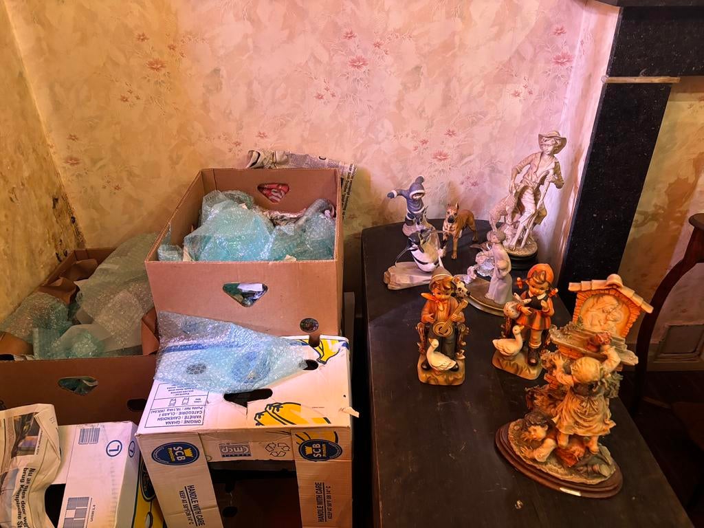 50 tal porseleinen beeldjes ook chinese, Antiek en Kunst, Ophalen