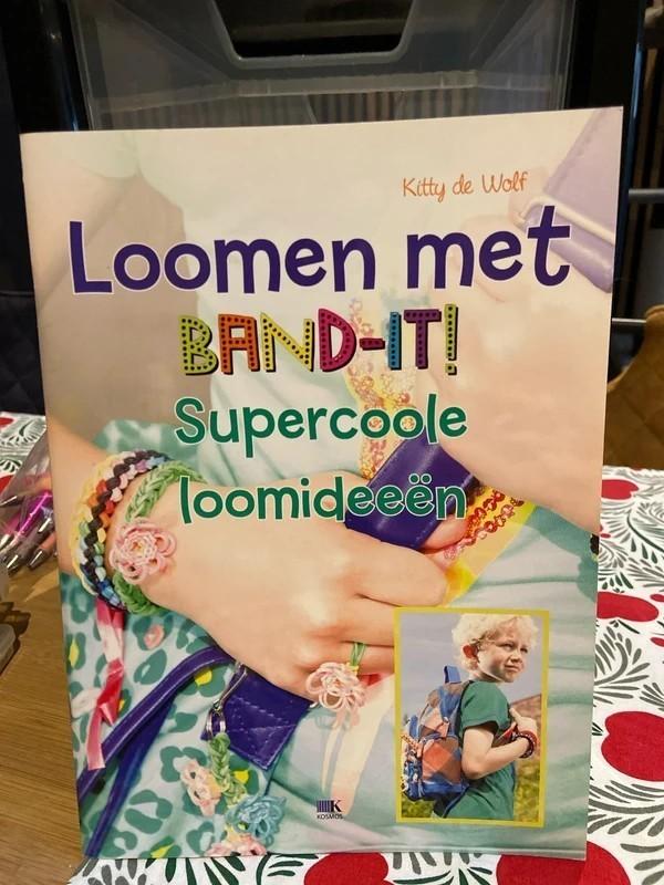 Boek loombandjes, Ophalen of Verzenden, Zo goed als nieuw, Overige typen