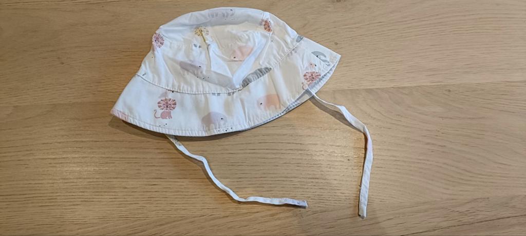 Zomerhoedje wit dieren 74/80, Kinderen en Baby's, Babykleding | Petten en Hoeden, Ophalen