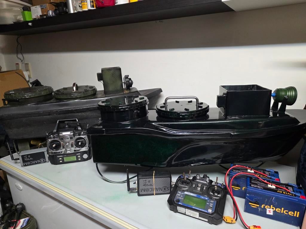 2x Broeckx voerboot grote stompe en spits + allinn app, Watersport en Boten, Ophalen