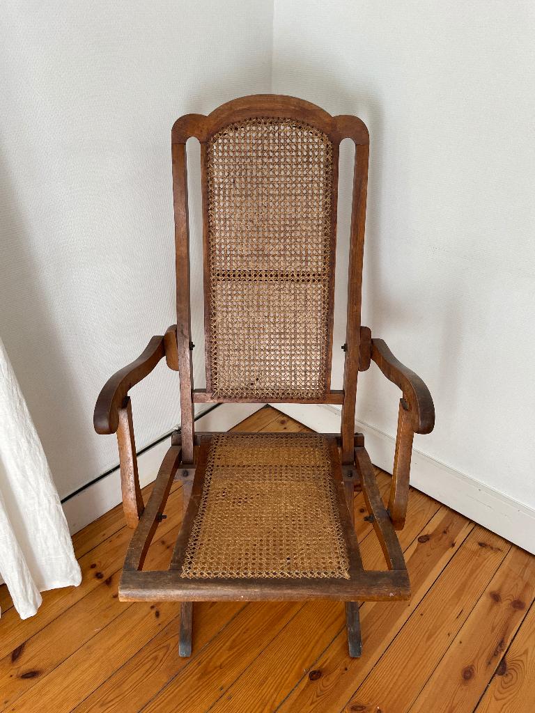 Belle chaise en rotin, Enlèvement