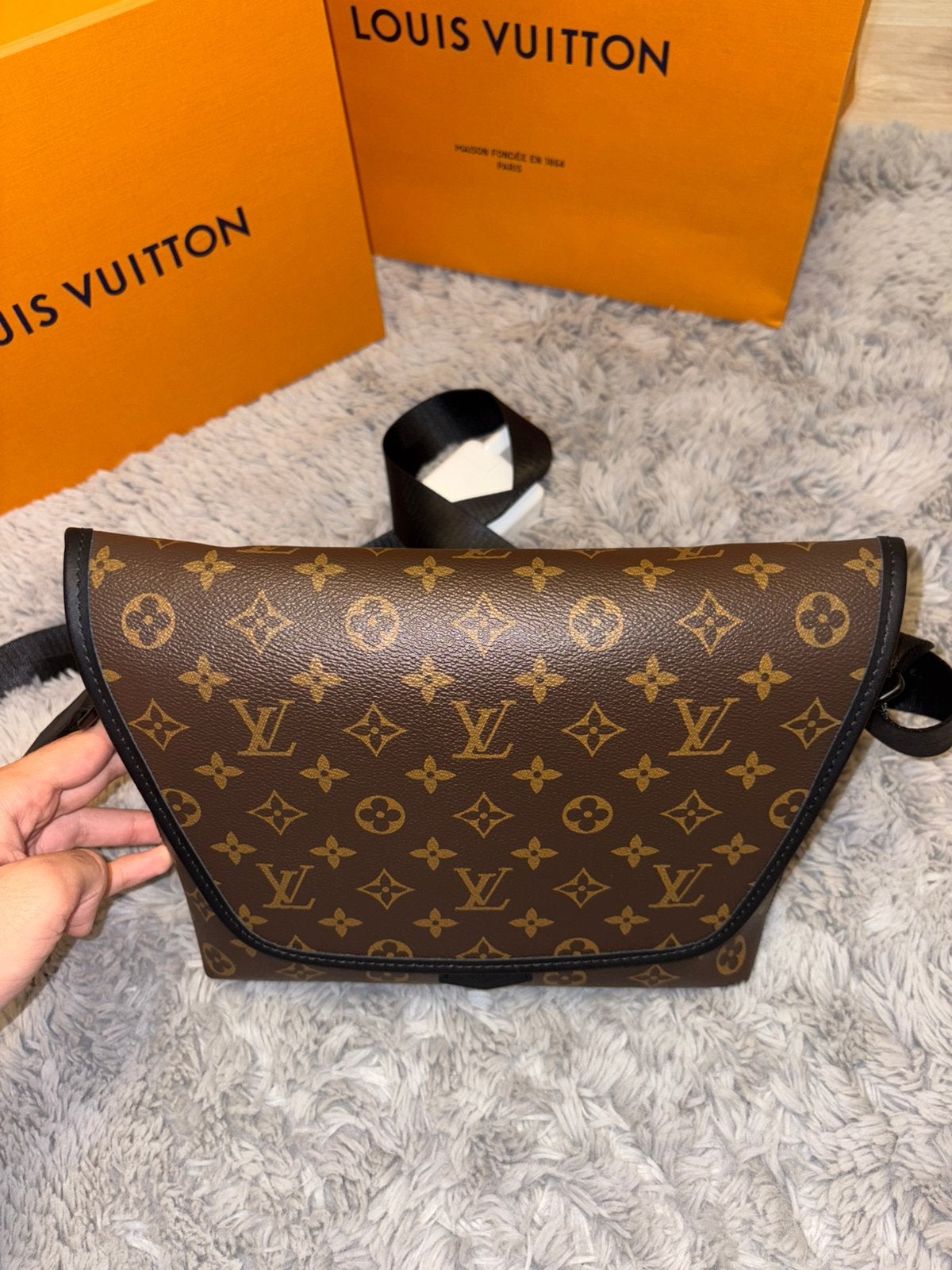 Sacoche Louis vuitton monogram Bruin ( quasiment neuf ), Enlèvement ou Envoi, Comme neuf, Autres marques, Cuir