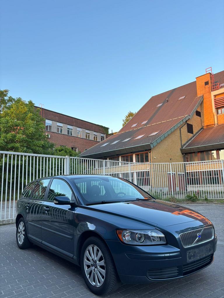 Volvo V40 1.8 Benzine (2004) te koop, Auto's, Particulier, Onderhoudsboekje, V40, Te koop