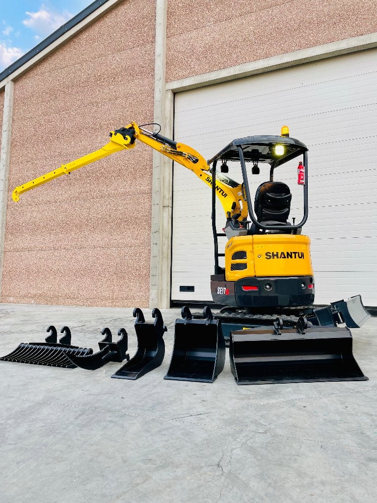 MINIGRAVER 1,8 t/ BINNENDRAAIER/ SHANTUI, Ophalen