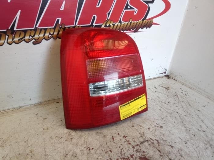 Achterlicht links van een Audi A4, Gebruikt, -, -, Audi
