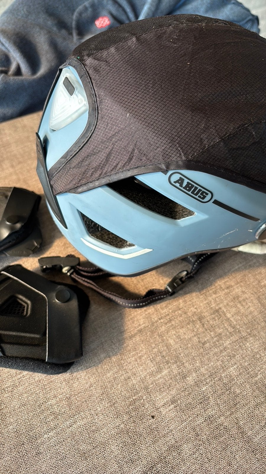 Speedpedelec helm, Enlèvement