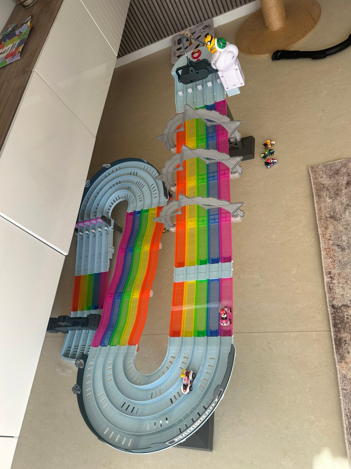 Circuit de course Hot Wheels Mario Kart Rainbow Track, Enlèvement, Comme neuf, Avec lumière