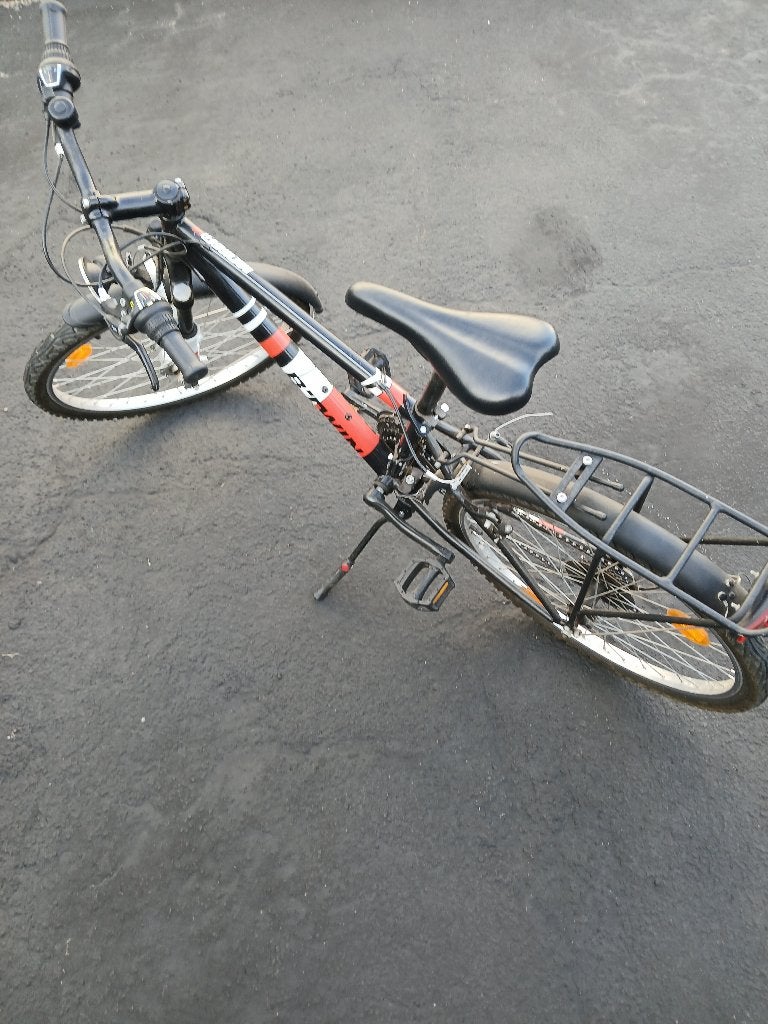 Leuke jongensfiets 24 inch, Vélos & Vélomoteurs, Vélos | Garçons, Vitesses, B,twin, Enlèvement, Utilisé