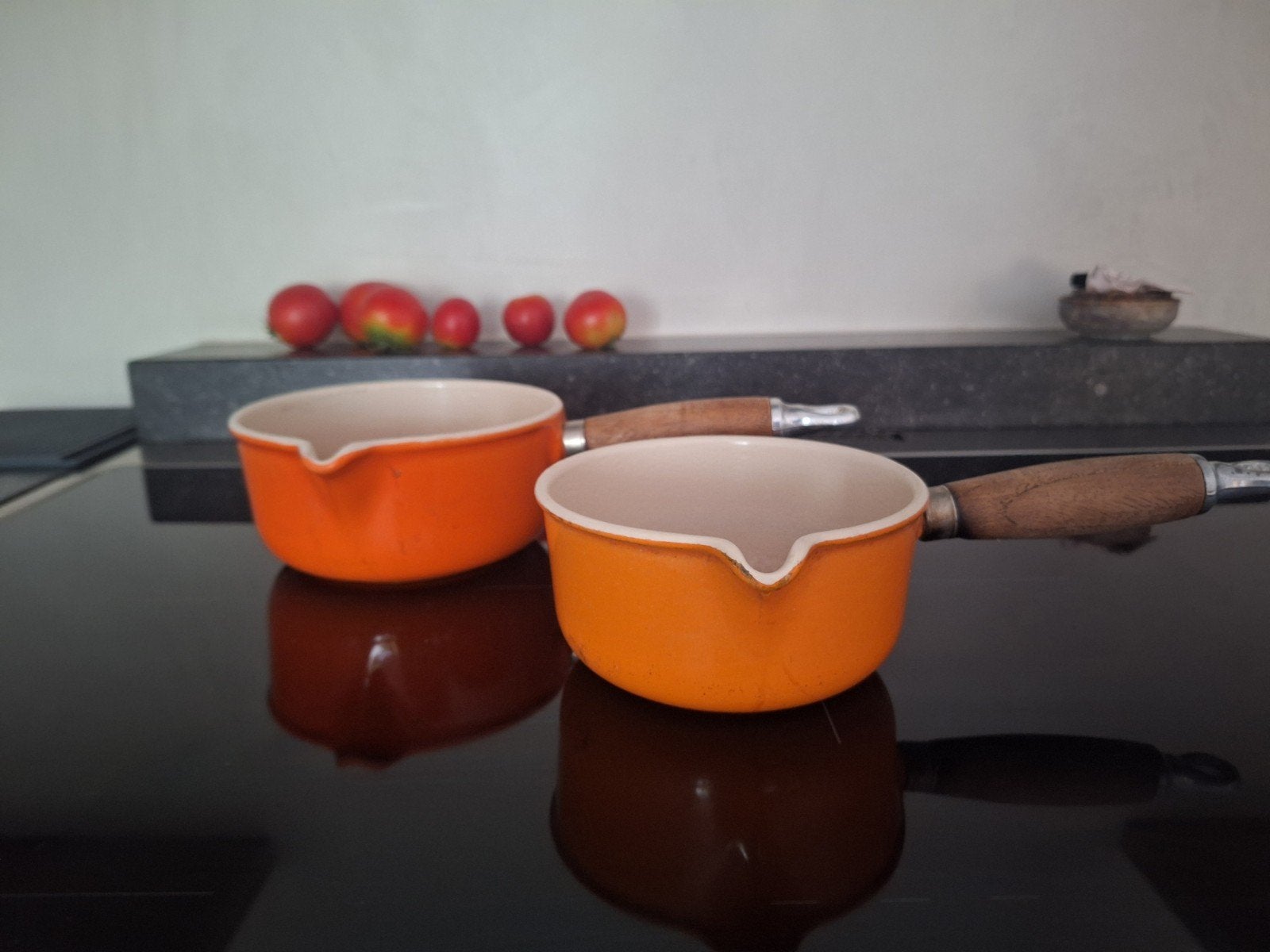 2  le creuset vintage steelpannen in gietijzer8, Antiek en Kunst, Ophalen