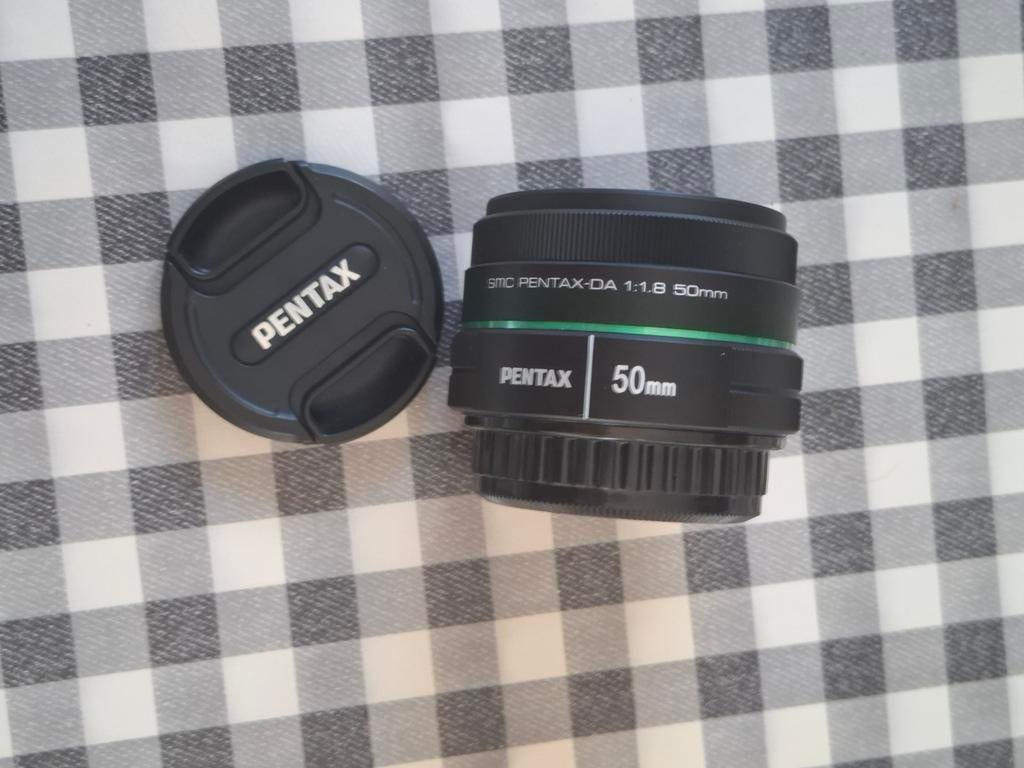 Pentax SMC DA 50mm 1.8 lens, Ophalen of Verzenden, Zo goed als nieuw, Standaardlens