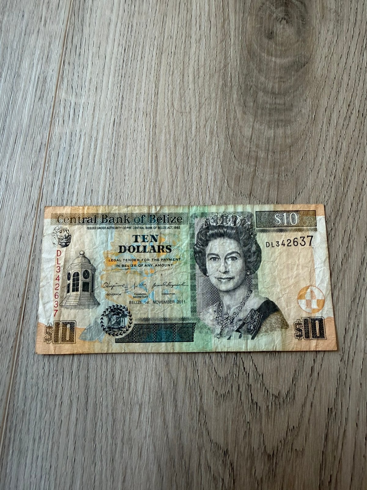 10 dollars Belize 2011 !, Timbres & Monnaies, Billets de banque | Amérique, Enlèvement ou Envoi