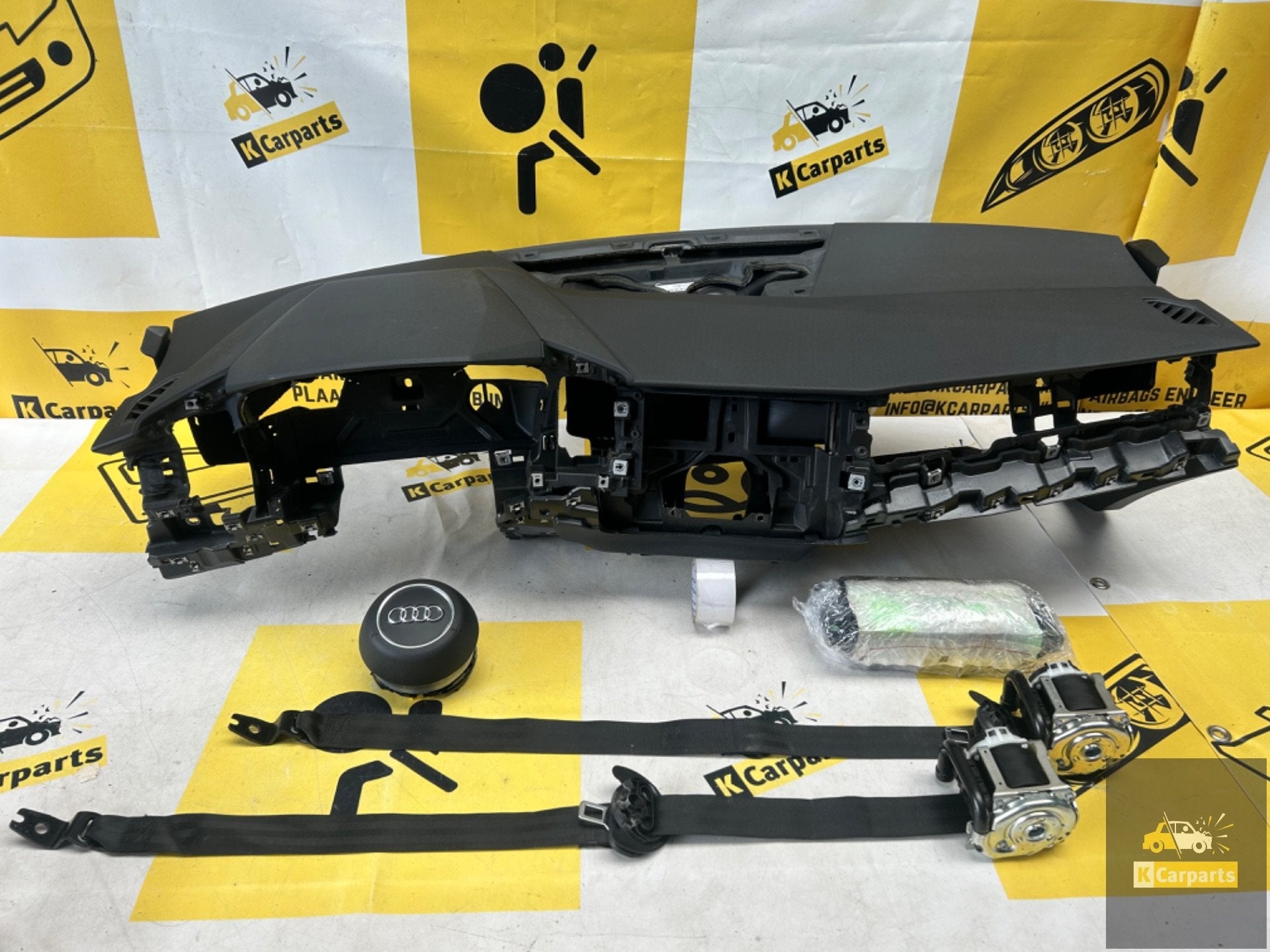 Audi A1 82A Ensemble complet d'airbags Tableau de bord 2019-, Autos : Pièces & Accessoires, Info@fabrikant.eu, Fabrikant BV, Fabrikantstraat 1
1000 AA  Amsterdam, NL