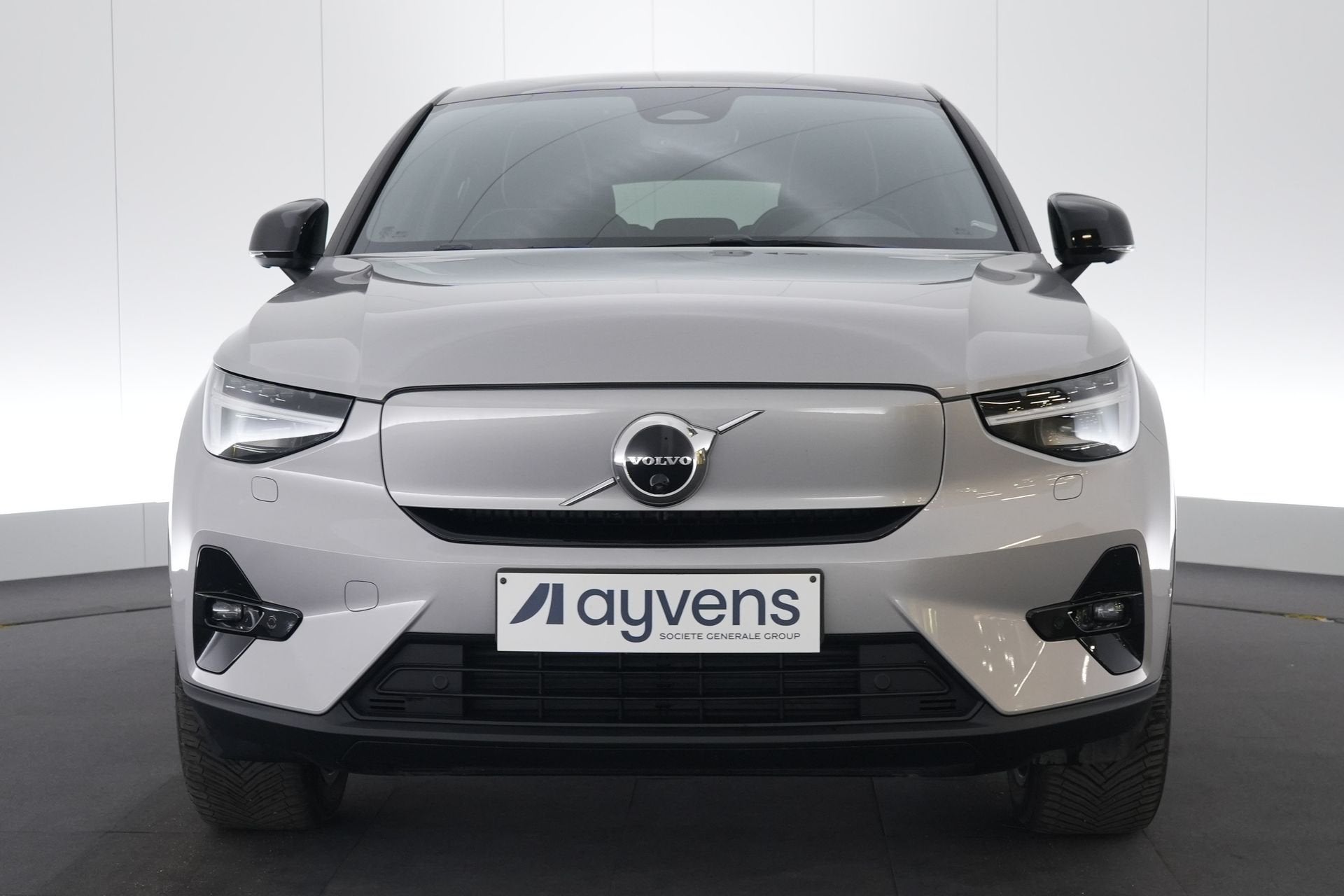 (2CMM206) VOLVO C40, Autos, https://public.car-pass.be/vhr/78adc4ca-a399-44eb-956c-533b4dbea9c1, Argent ou Gris, Achat, 408 ch