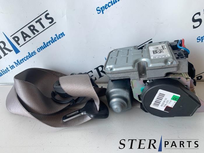Ceinture de sécurité avant droite d'un Mercedes E-Klasse, 3 mois de garantie, Utilisé, -, -