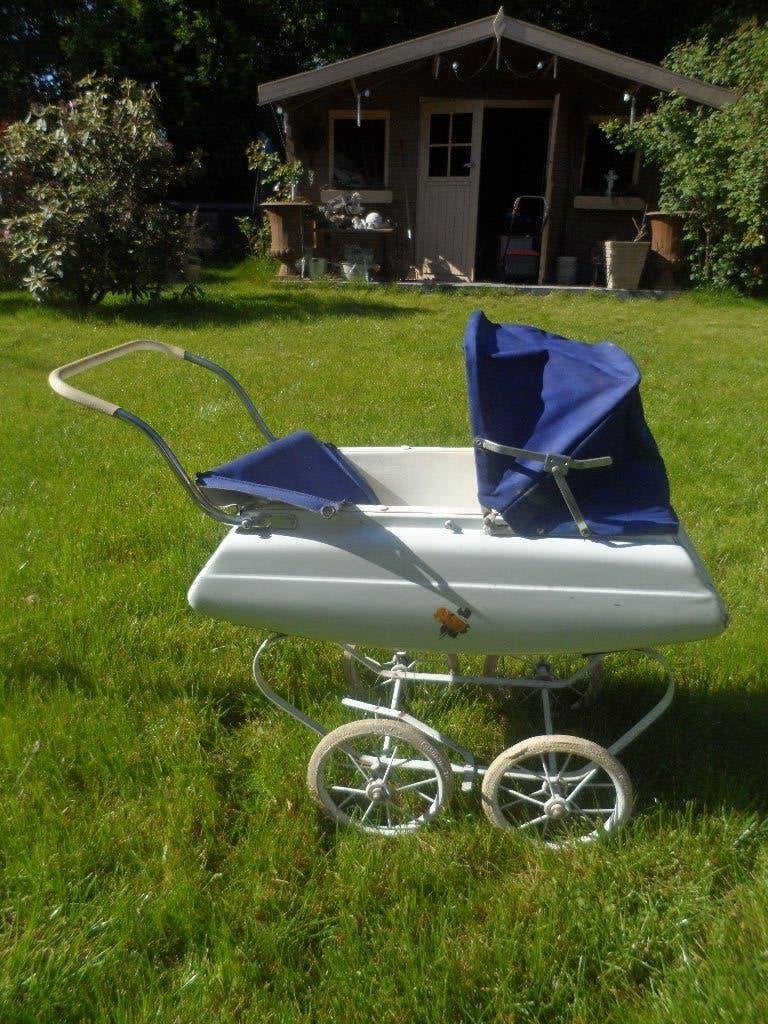 vintage poppenkinderwagen, Kinderen en Baby's, Speelgoed | Poppen, Ophalen, Gebruikt, Babypop