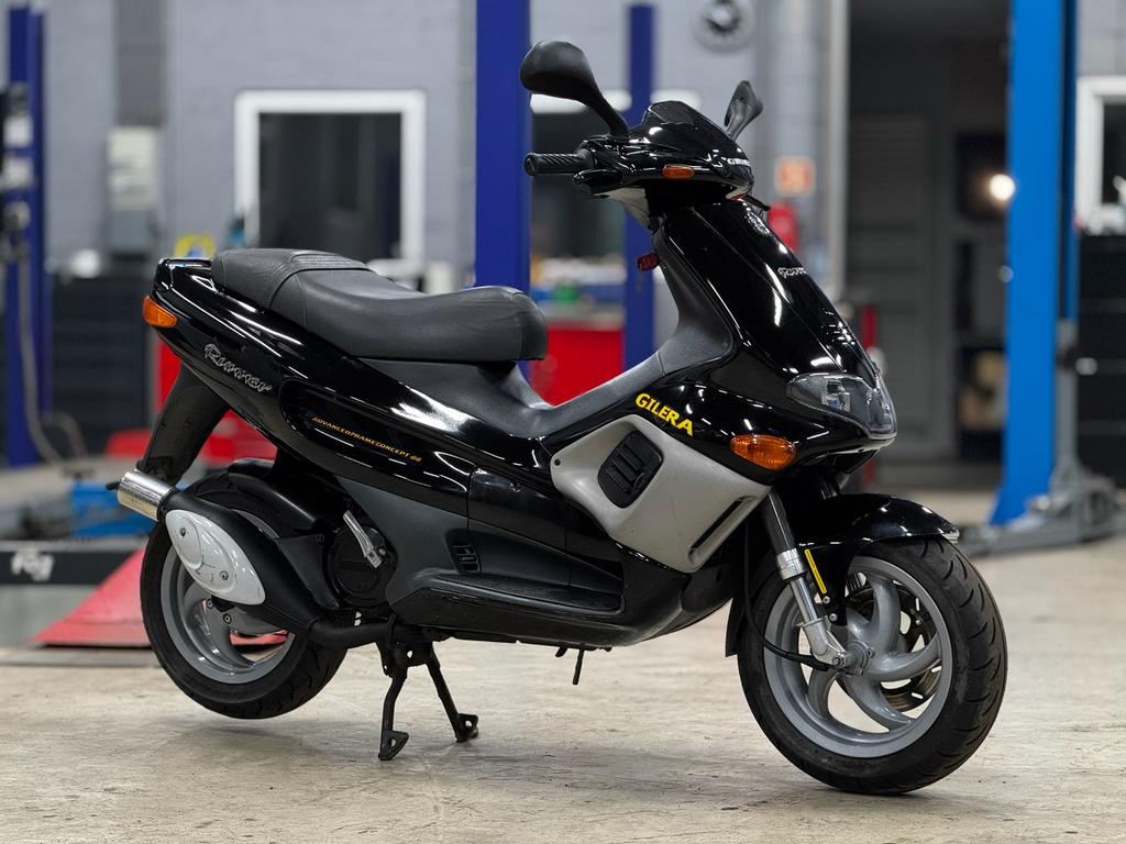 Gilera Runner 50cc 2 takt Dubbel Disk (Piaggio Runner 2t), Piaggio, Comme neuf, Classe B (45 km/h), Enlèvement
