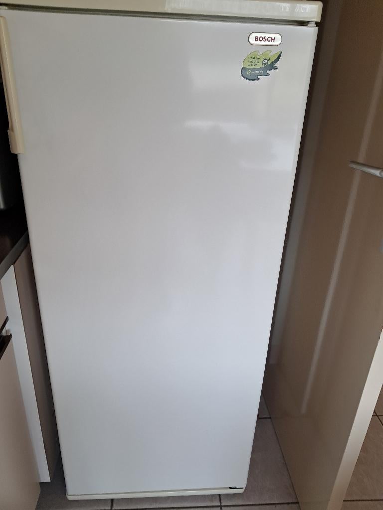 Keukenapparatuur: koelkast,cutter,koffiezet,mixer,friteuse, Ophalen, Zo goed als nieuw, Zonder vriesvak