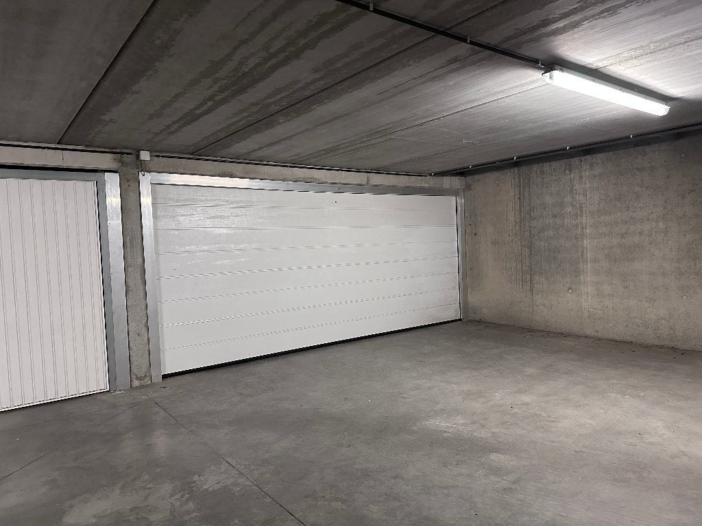 Dubbele garage te koop centrum De Panne, Immo, Provincie West-Vlaanderen