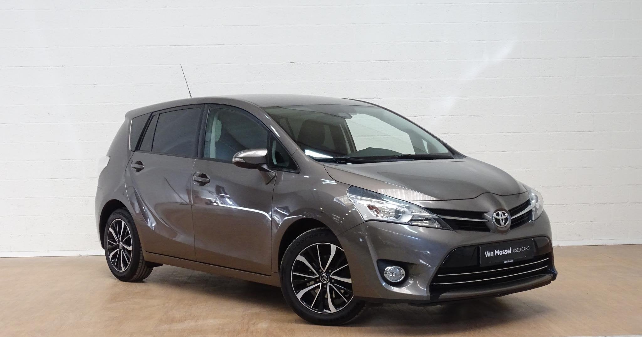 Toyota Verso 1.6 50th Anniversary, Argent ou Gris, Euro 6, Entreprise, Noir