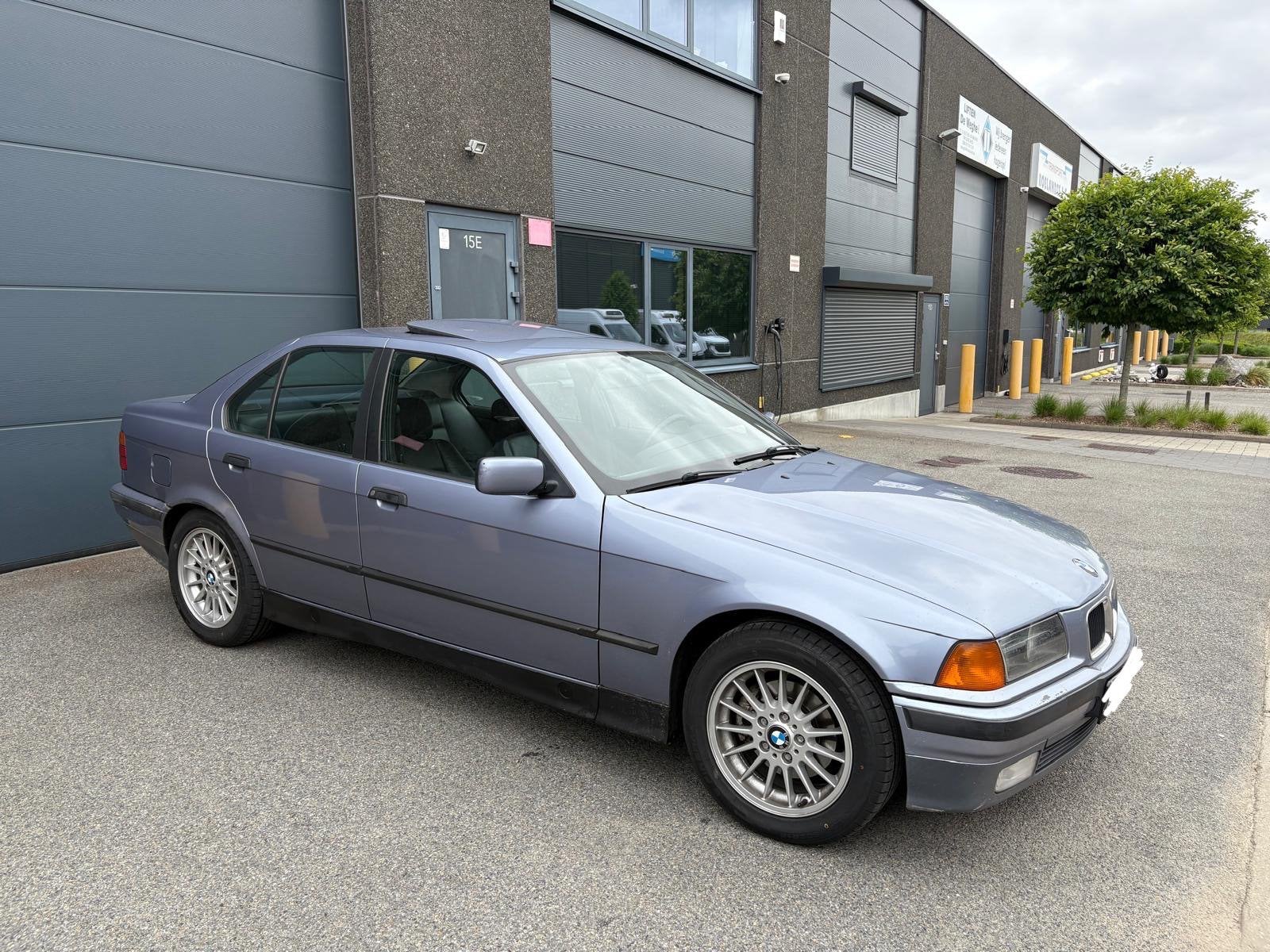 Bmw 325tds e36 oldtimer, Autos, BMW, Série 3, Alarme, Ordinateur de bord, Rétroviseurs électriques, Toit ouvrant, Toit panoramique