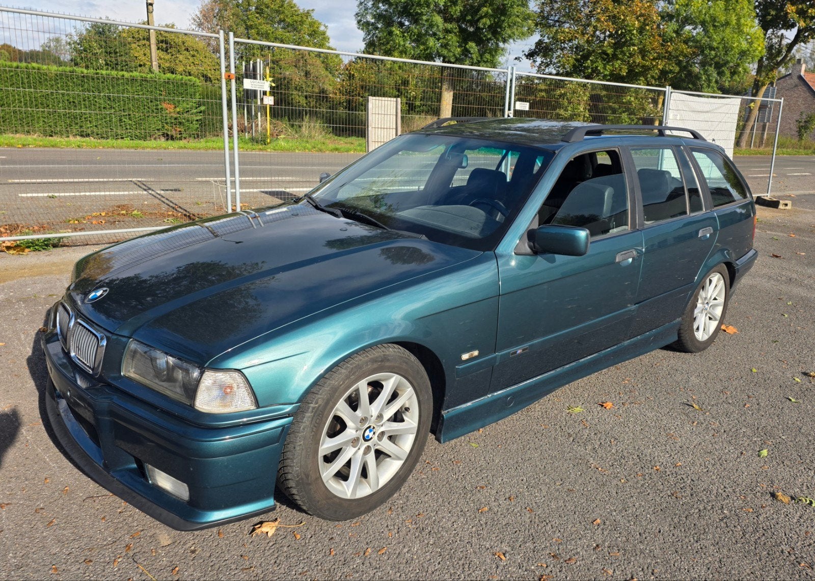Bmw 323i touring, Autos, Cuir, Achat, 2500 cm³, Entreprise