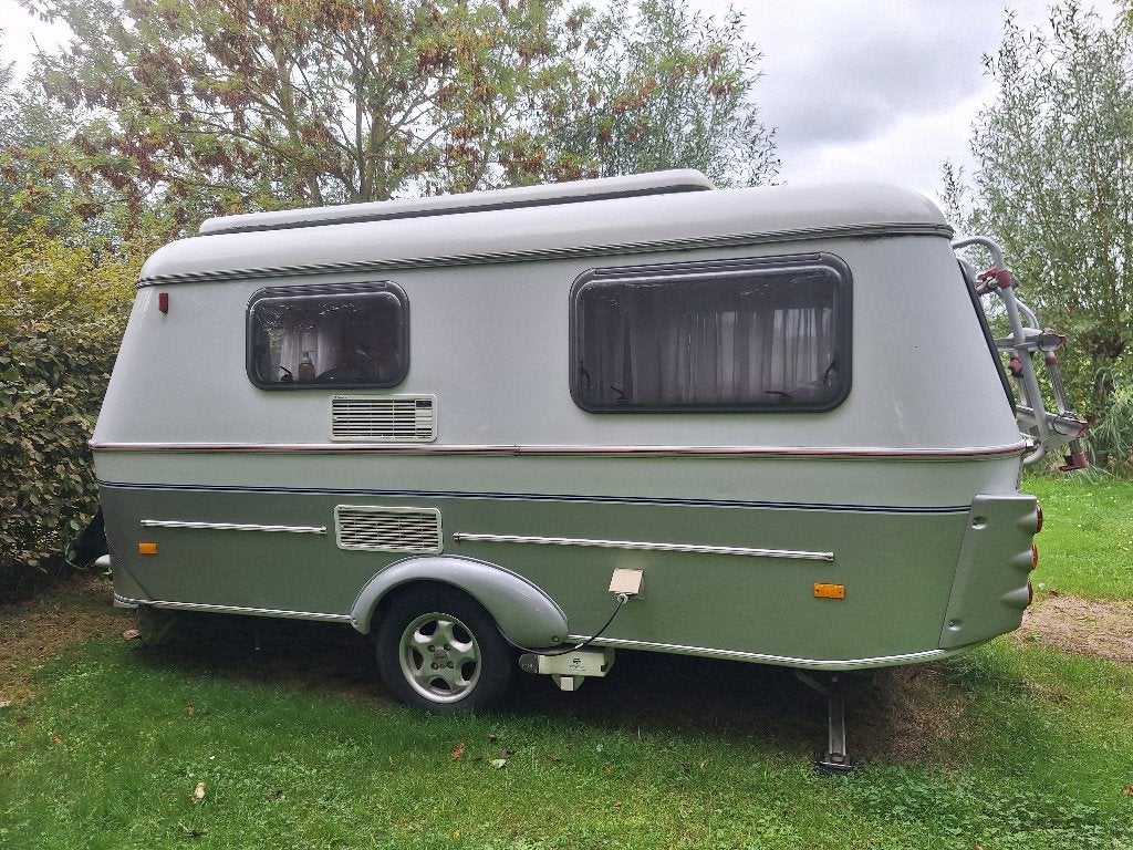 Eriba Triton 410 lengteslaper, 2 aparte bedden, Treinzit, Tot en met 3, Particulier