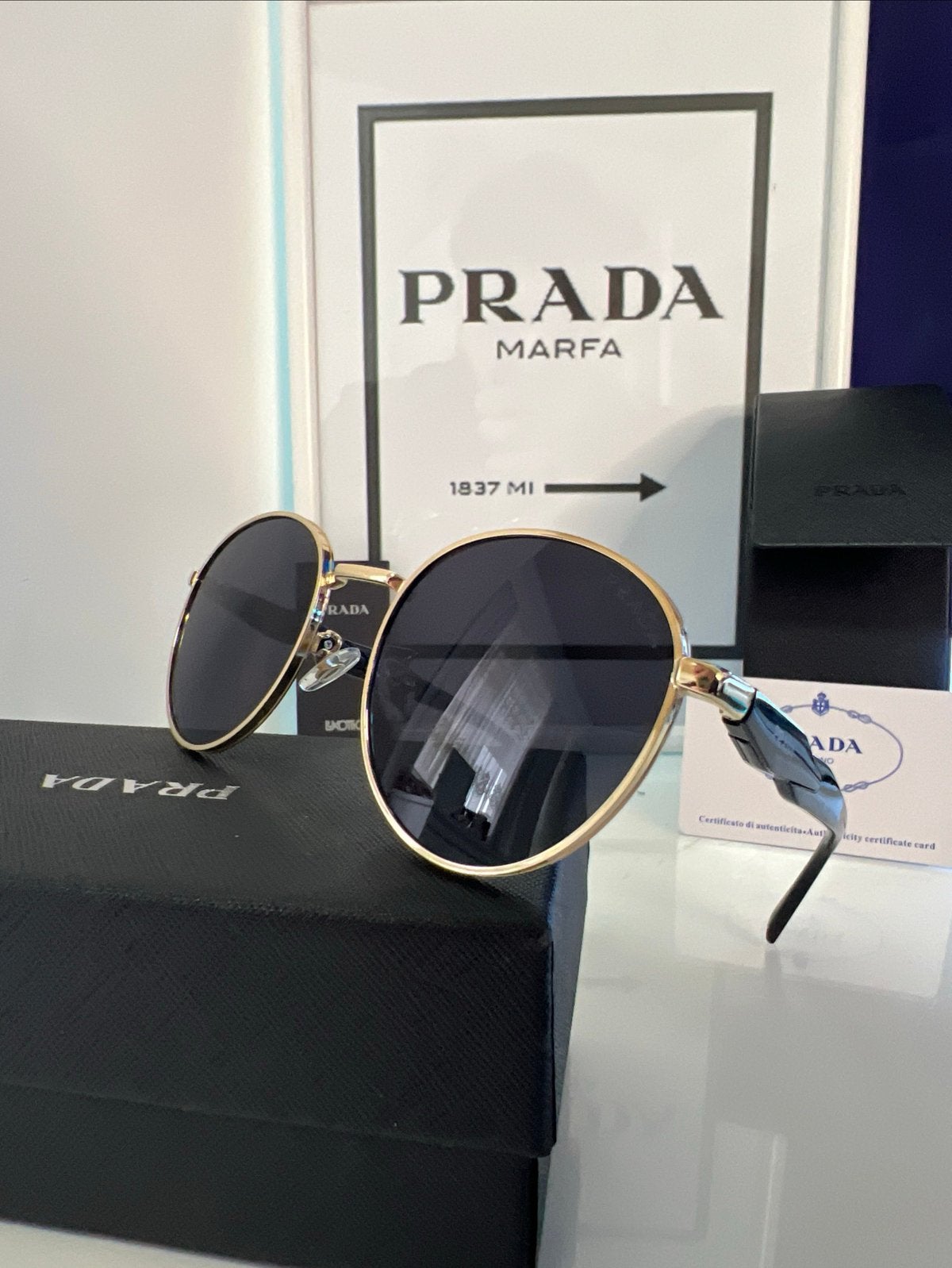 lunettes de soleil prada unisexe, Enlèvement ou Envoi, Comme neuf, Lunettes, Prada