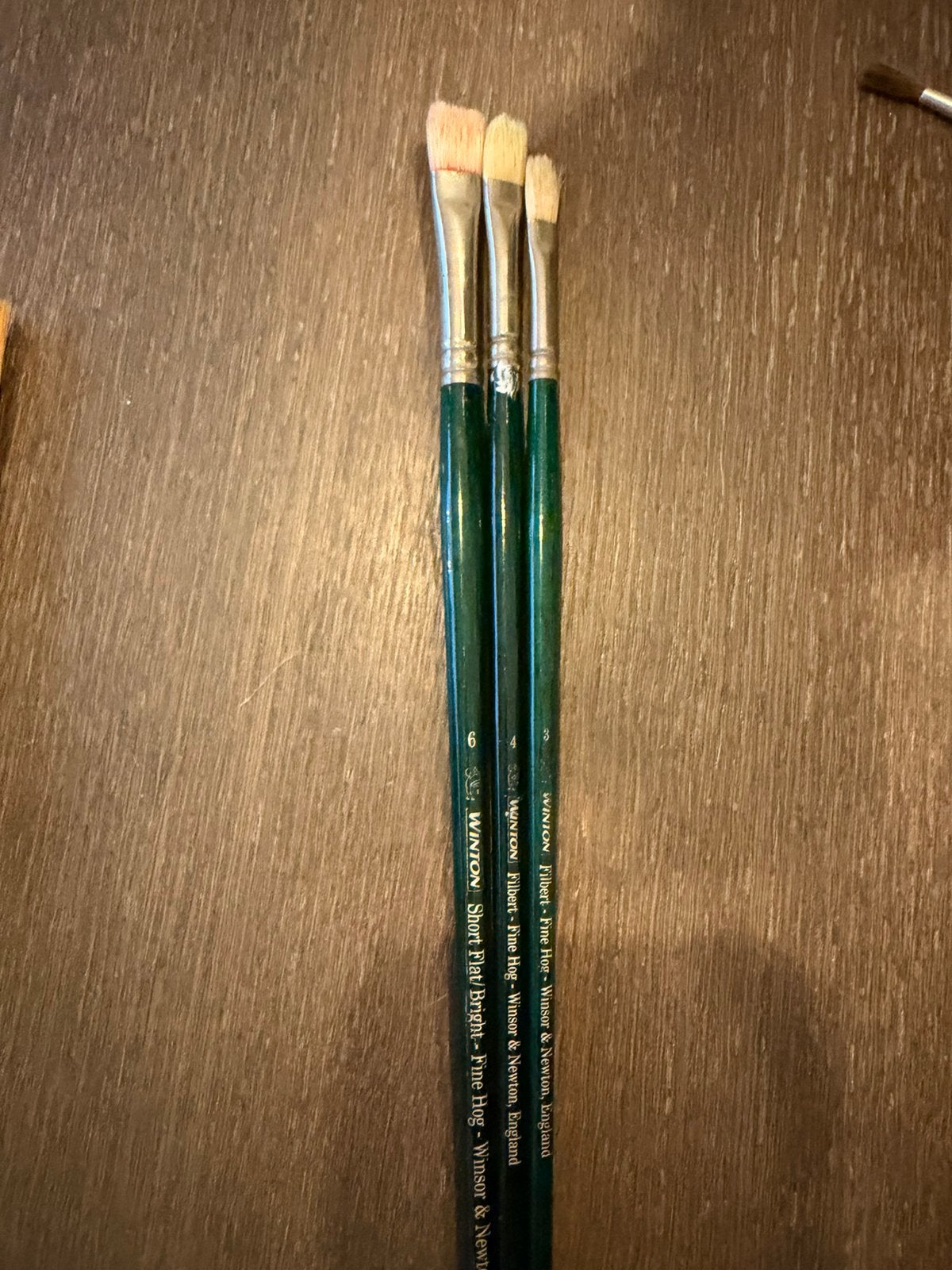 Winsor & Newton - (2 pinceaux plats), (3 pinceaux verts), Enlèvement ou Envoi, Comme neuf
