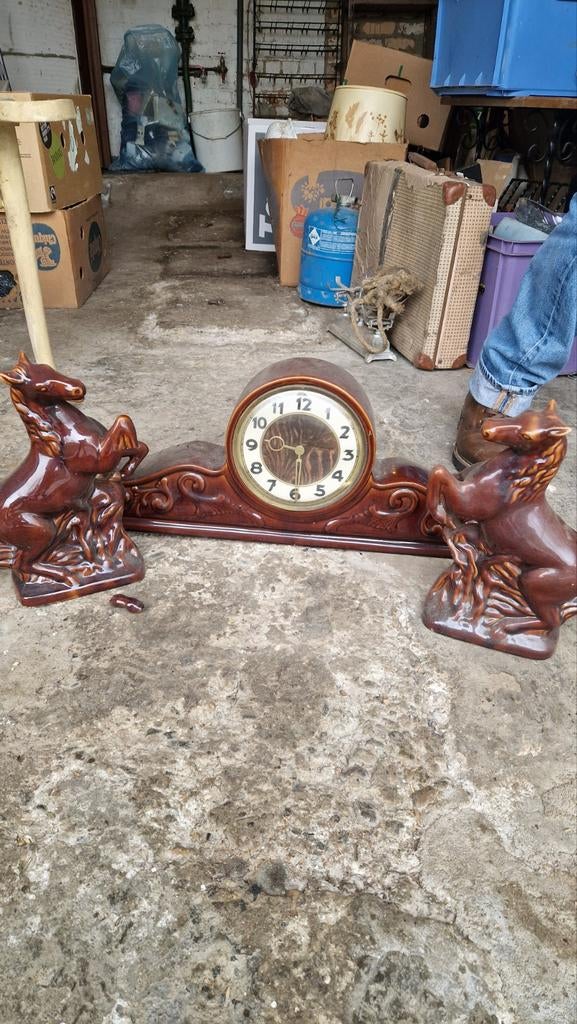 Pendule de cheminée vintage chevaux cabrés – horloge mécaniq, Enlèvement ou Envoi