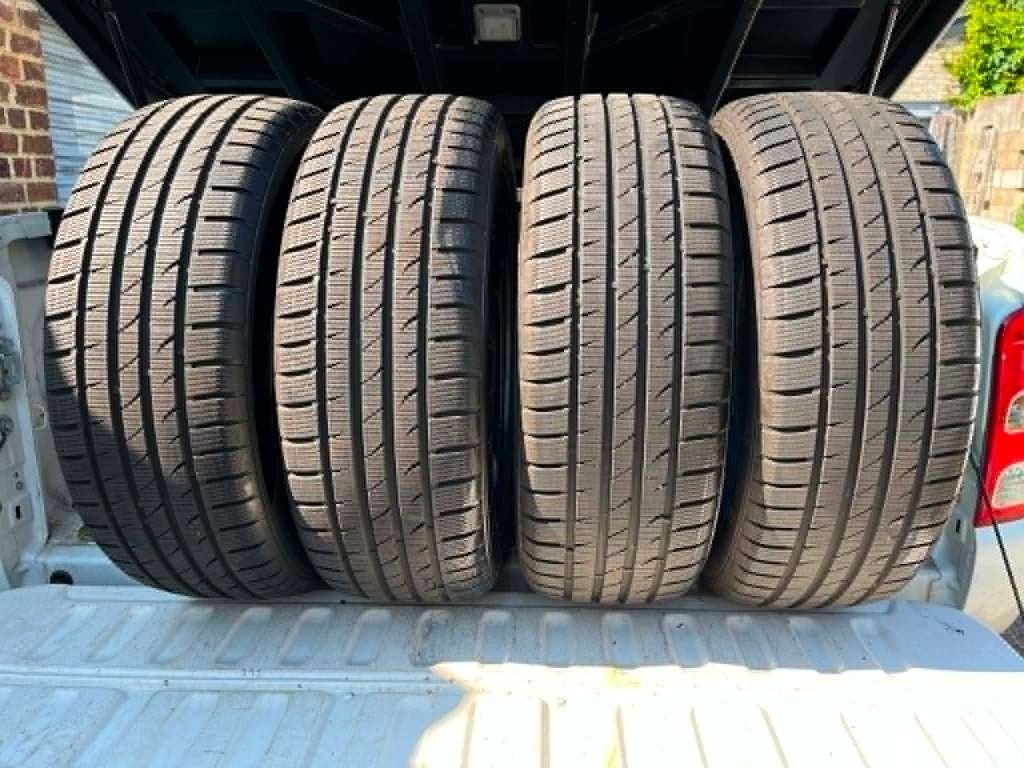 4x FORTUNA Gowin UHP 215/55 R17 98H XL : Uitstekende staat., Ophalen