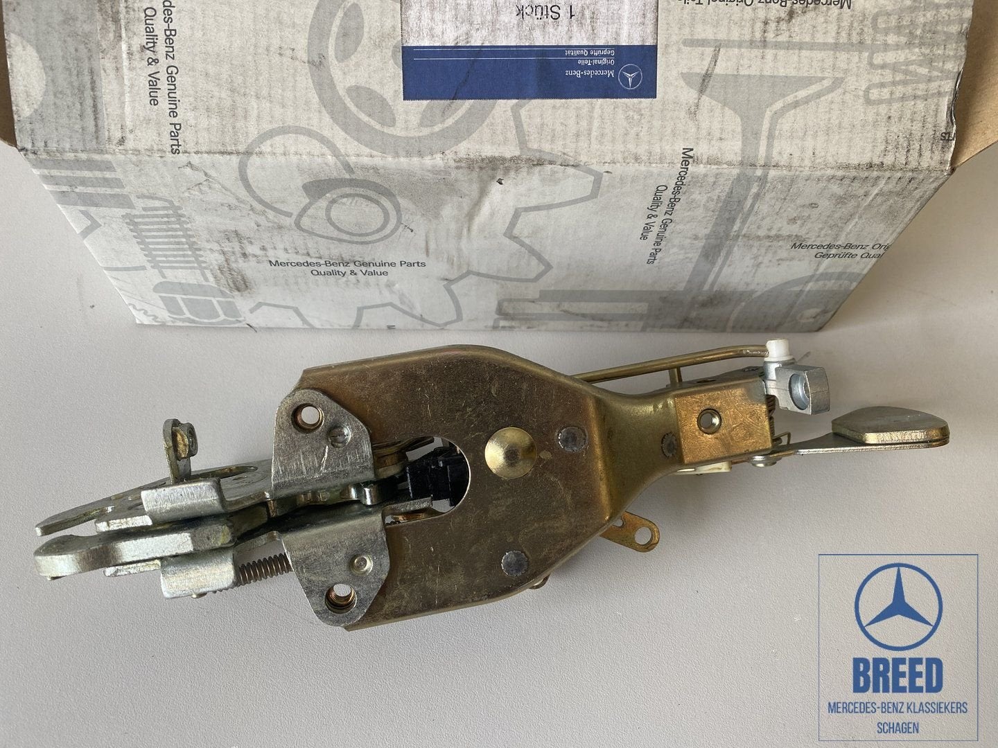 NOS slotmechaniek achterklep voor Mercedes-Benz W123 T-model, Autos : Pièces & Accessoires, Neuf, -, -, Enlèvement ou Envoi