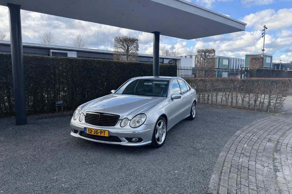 Mercedes E-Klasse E320 Avantgarde AMG | Xenon | Airco |, Automaat, Achterwielaandrijving, Zwart, Leder