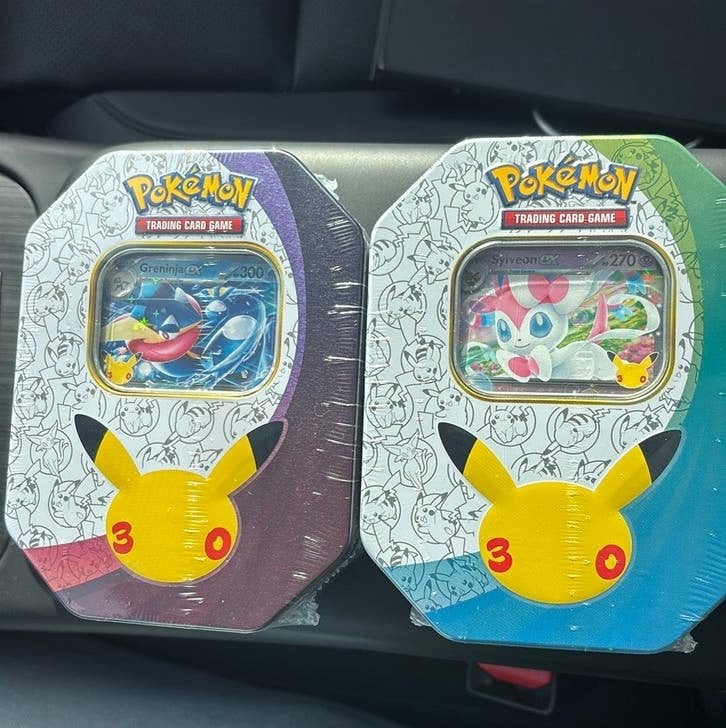 Pokemon 30th celeb sealed tins, Ophalen of Verzenden, Nieuw
