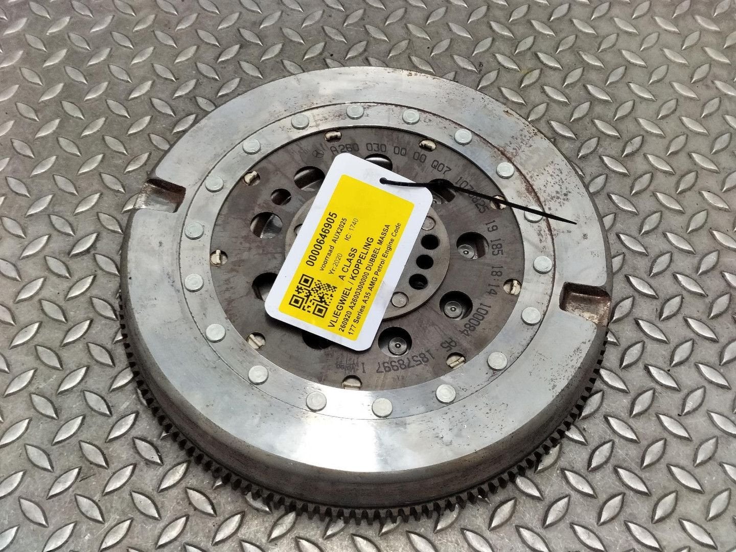 MERCEDES A CLASS VLIEGWIEL / KOPPELING 2600300000 2020, Ophalen of Verzenden, Gebruikt, Stiba lid
