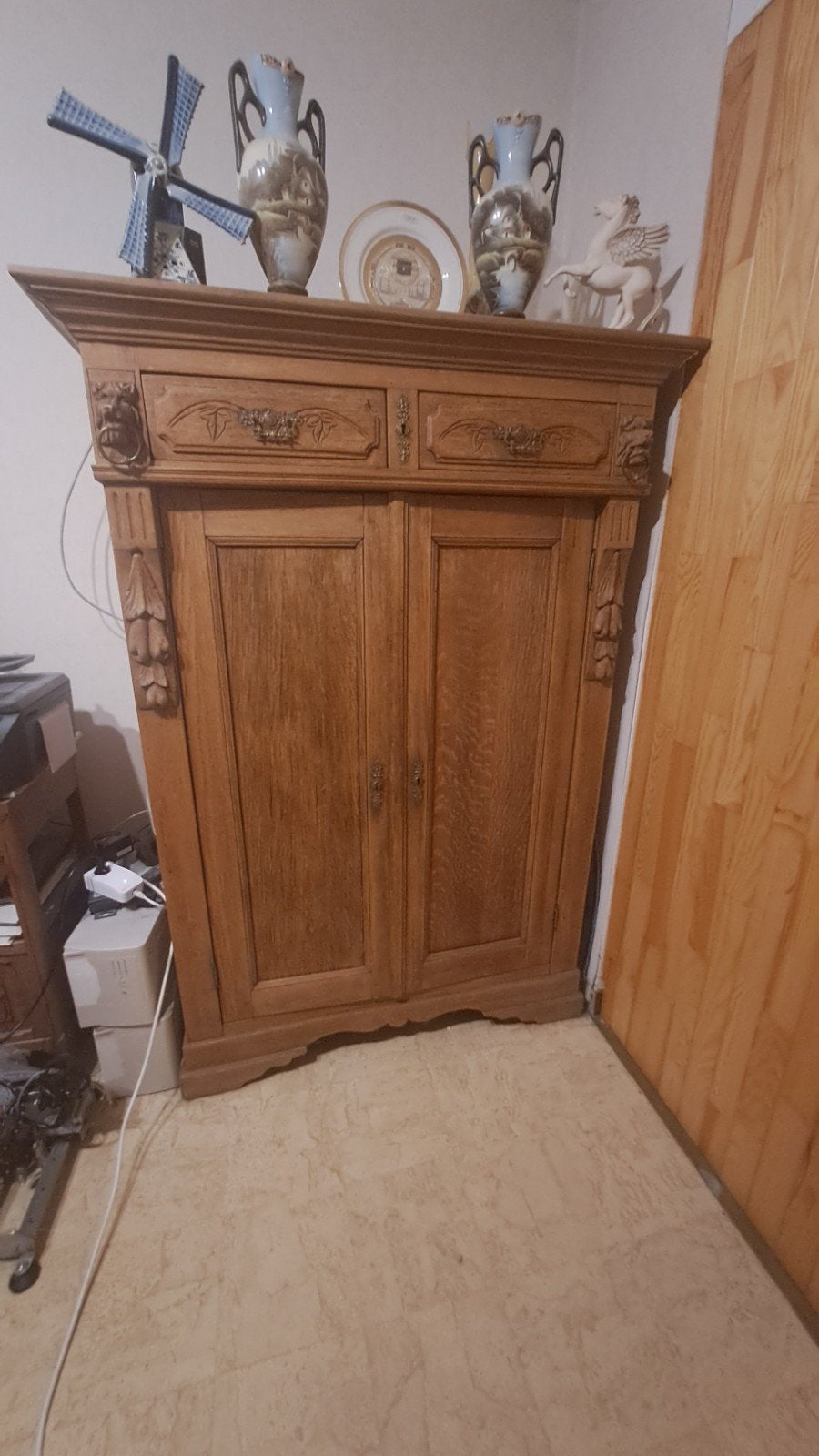 Ancien Bonheur du jour à têtes de Lion en chêne massif., Antiquités & Art, Enlèvement
